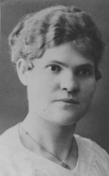 Oma Else Anfang der 20er Jahre