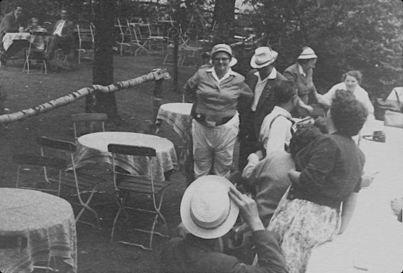 Sportverein Ausflug Ende der 50er Jahre, die Party geht weiter